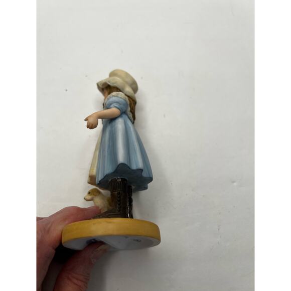 Jan Hagara Porcelain JENNIFER Figurine Limited Edition #3232 Signed by Designer - Picture 5 of 8